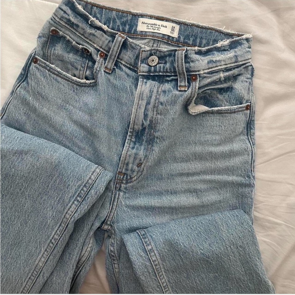 Abercrombie and Fitch 90s Straight Ultra High Rise Jeans